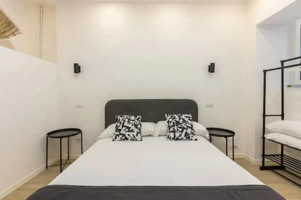 Historical Workshop Apartment - Fico-1